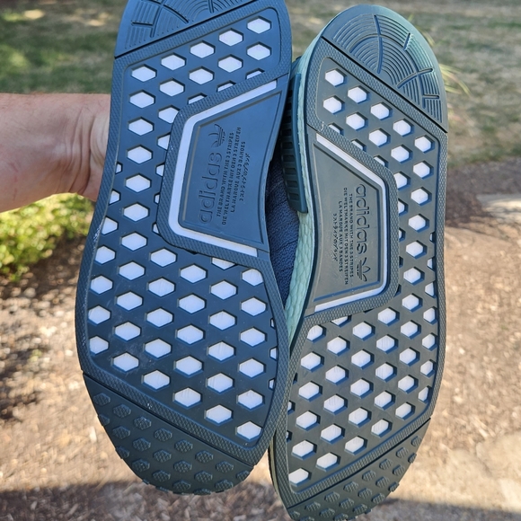 New women's Adidas nmd R1 - Picture 4 of 4